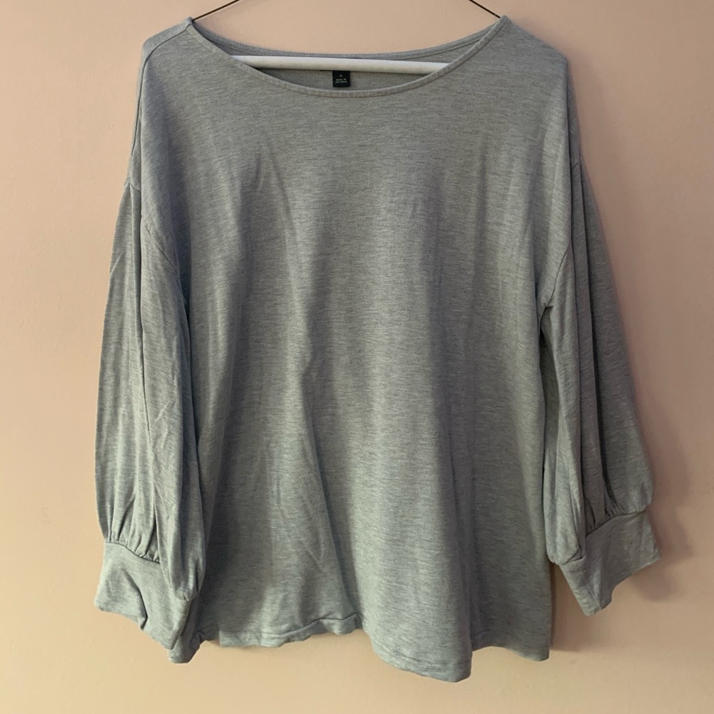 Grey long sleeve tee